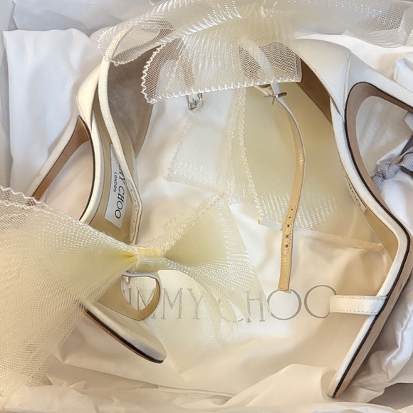 Jimmy Choo Ivory Women's Heels with Bow Detail - Picture 1 of 8
